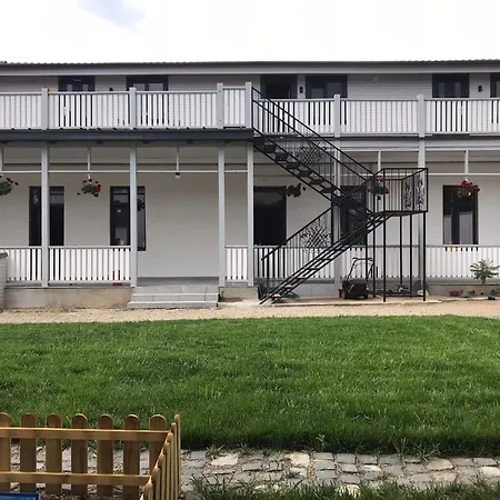 Garsoniera Delia * 布拉索夫