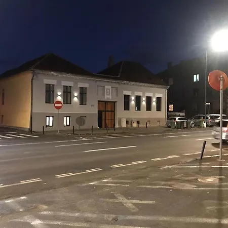 Garsoniera Delia Брашов