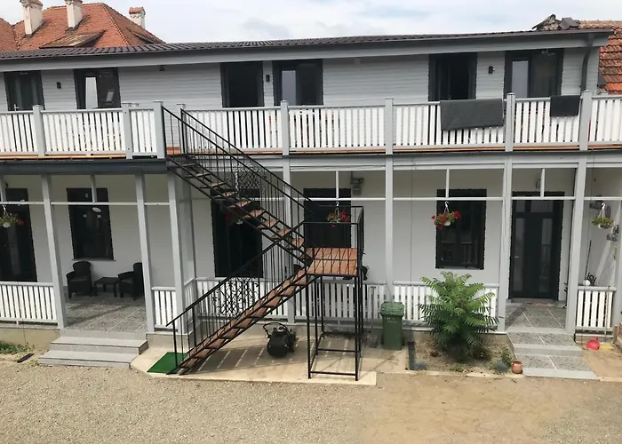 Apartment Garsoniera Delia